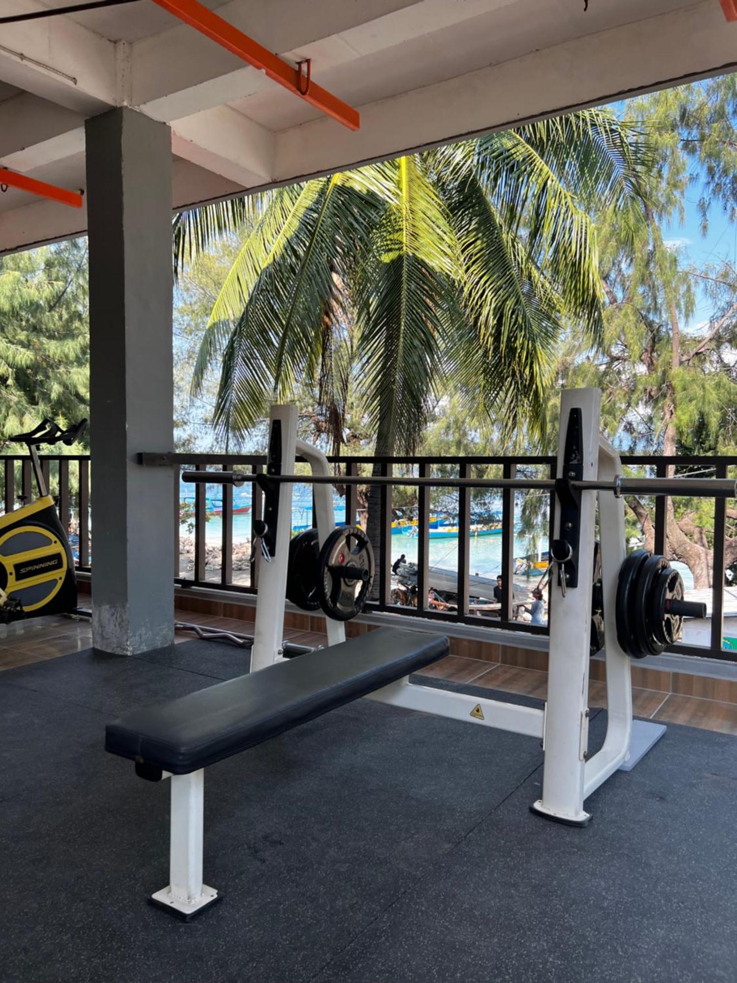 Tropica Gili Total Body Fit - Free Access Gym And Coworking Space Τζίλι Τραγουανγκάν Εξωτερικό φωτογραφία