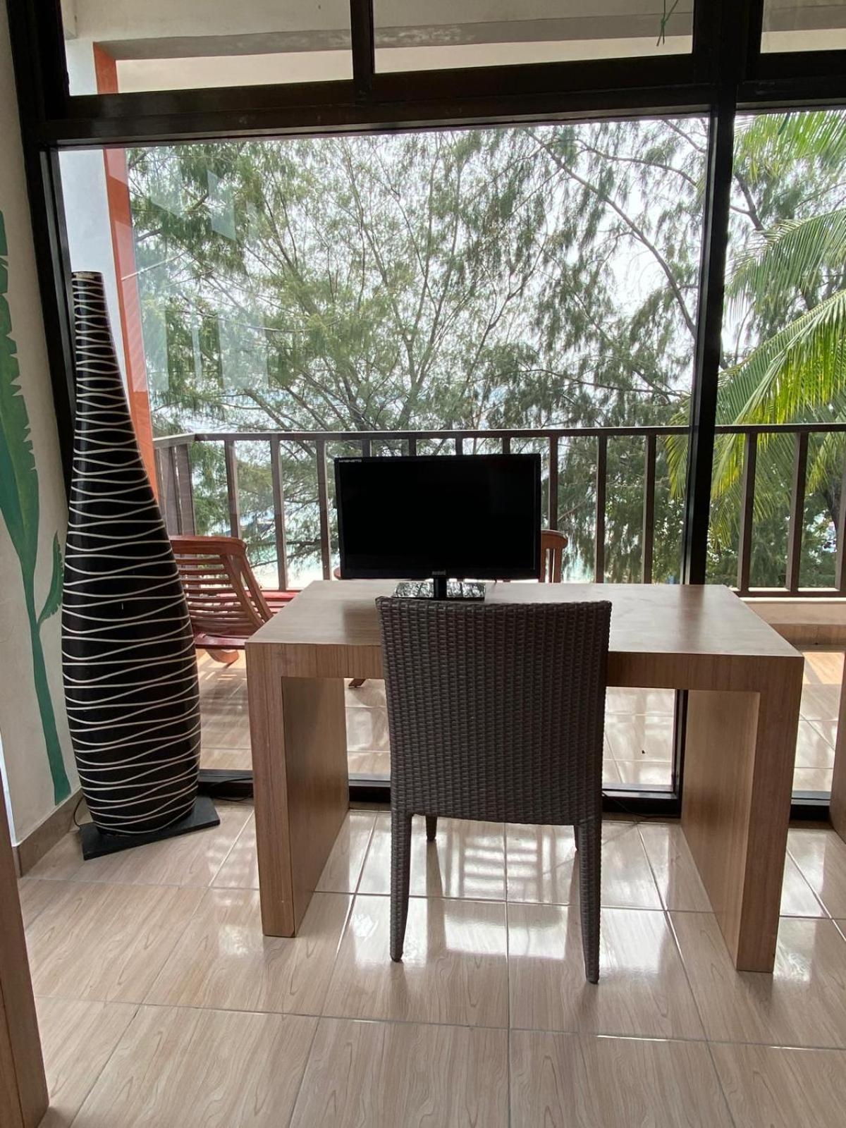 Tropica Gili Total Body Fit - Free Access Gym And Coworking Space Τζίλι Τραγουανγκάν Εξωτερικό φωτογραφία