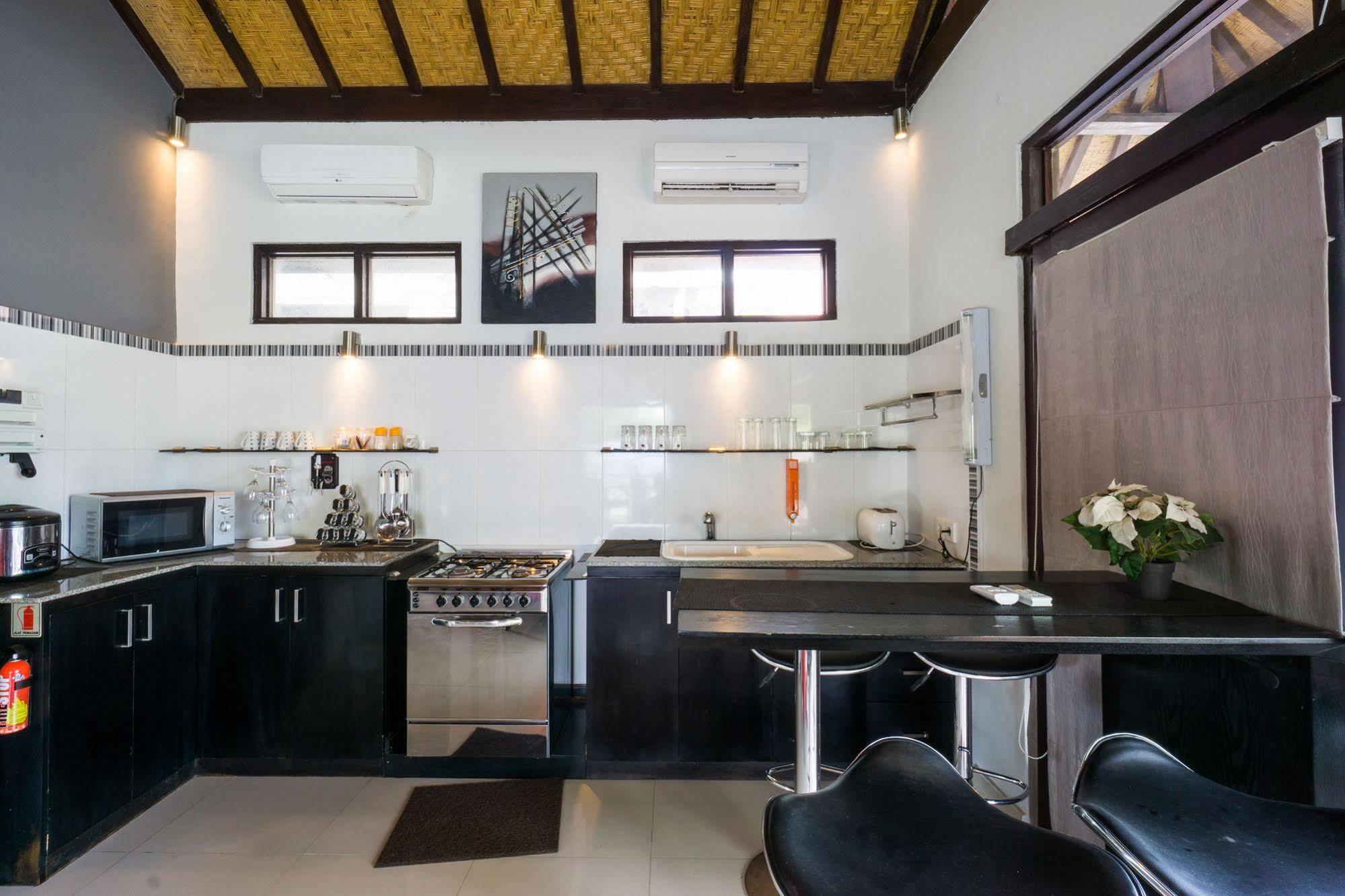 Tropica Gili Total Body Fit - Free Access Gym And Coworking Space Τζίλι Τραγουανγκάν Εξωτερικό φωτογραφία